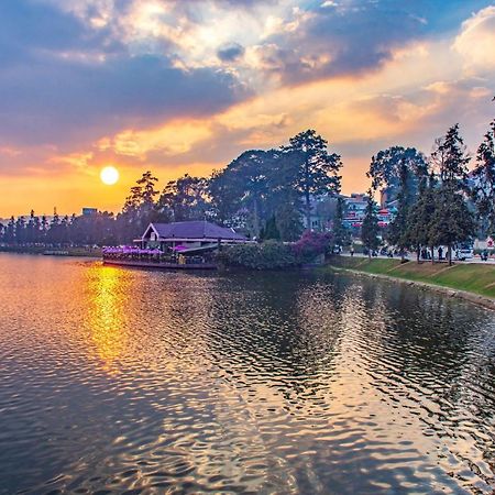 Victorian Hotel Dalat Exterior photo